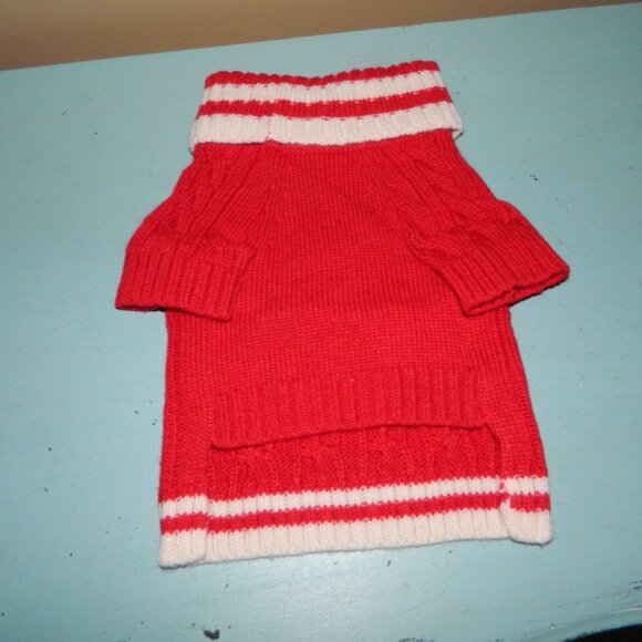 Mark & Graham Cable Knit Dog Sweater Size M "ELSA" (N-20) - Picture 3 of 4